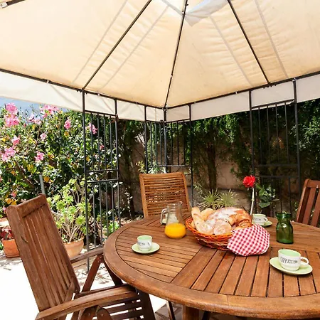 Tulipanes By Interhome * Denia